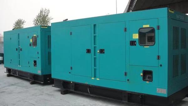 青岛康明斯400kw大型柴油二手发电机组